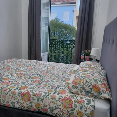 Urban Nest Guest House,lisbon Апартаменты *