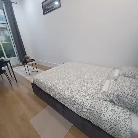 Urban Nest Guest House,lisbon *